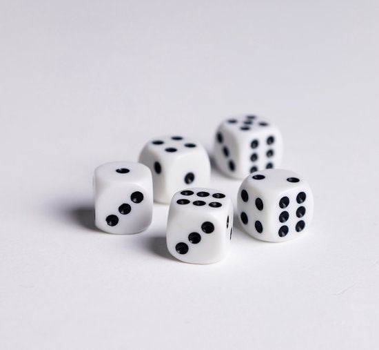 Dice - 6 pieces - white/black