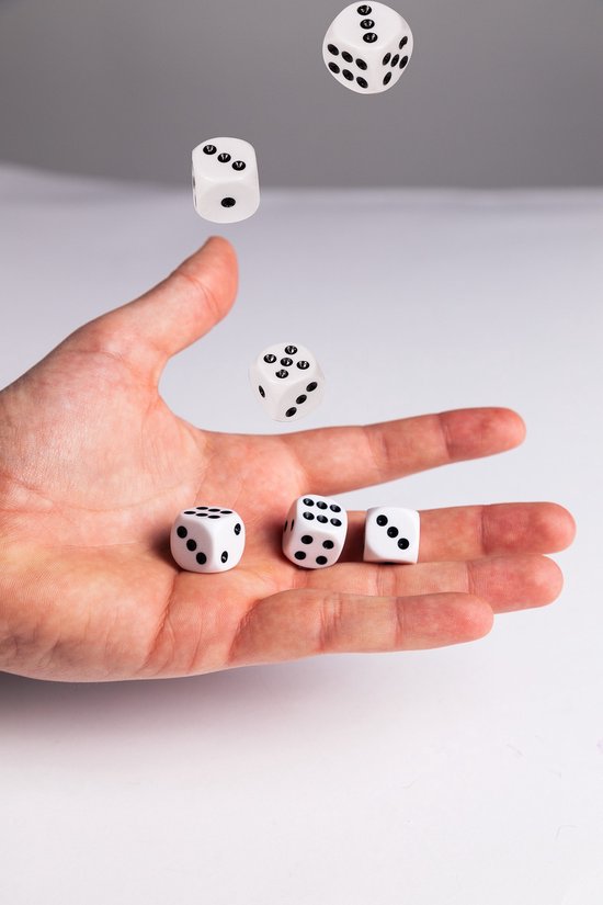 Dice - 6 pieces - white/black